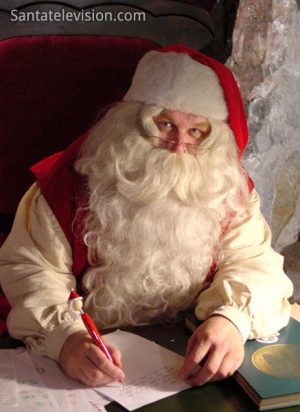 Papá Noel Santa Claus vive en Rovaniemi, Laponia Finlandia