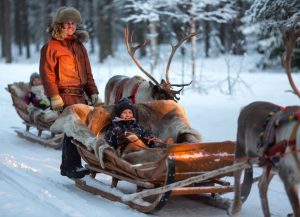 Un tour de renne au Village du Père Noël à Rovaniemi en Laponie en Finlande