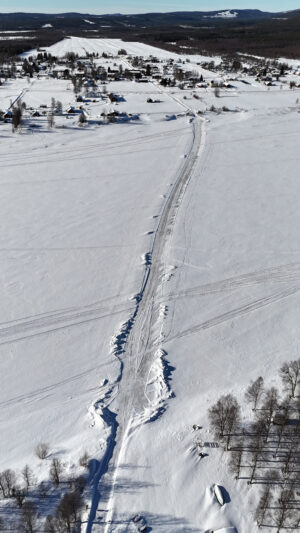 Route de glace du cercle polaire dans le Village de Juoksenki à Pello en Laponie
