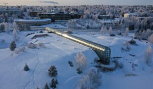 Le musée Arktikum en hiver à Rovaniemi en Laponie finlandaise