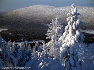 Paysage hiverale à Levi station de ski en Laponie, Finlande