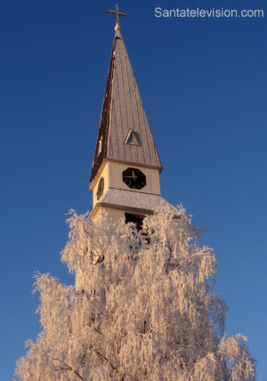 Iglesia de Rovaniemi, en la Laponia finlandesa durante el invierno